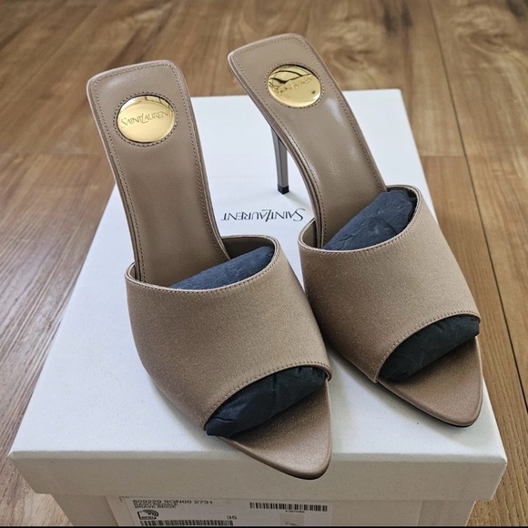 YSL Women's Beige Slip On Heels with Gold Accents size 35 - Picture 3 of 7